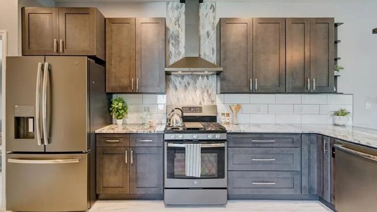 Crowned Cabinets-Luxury Cabinets Dunedin - Verde Kitchen Cabinets